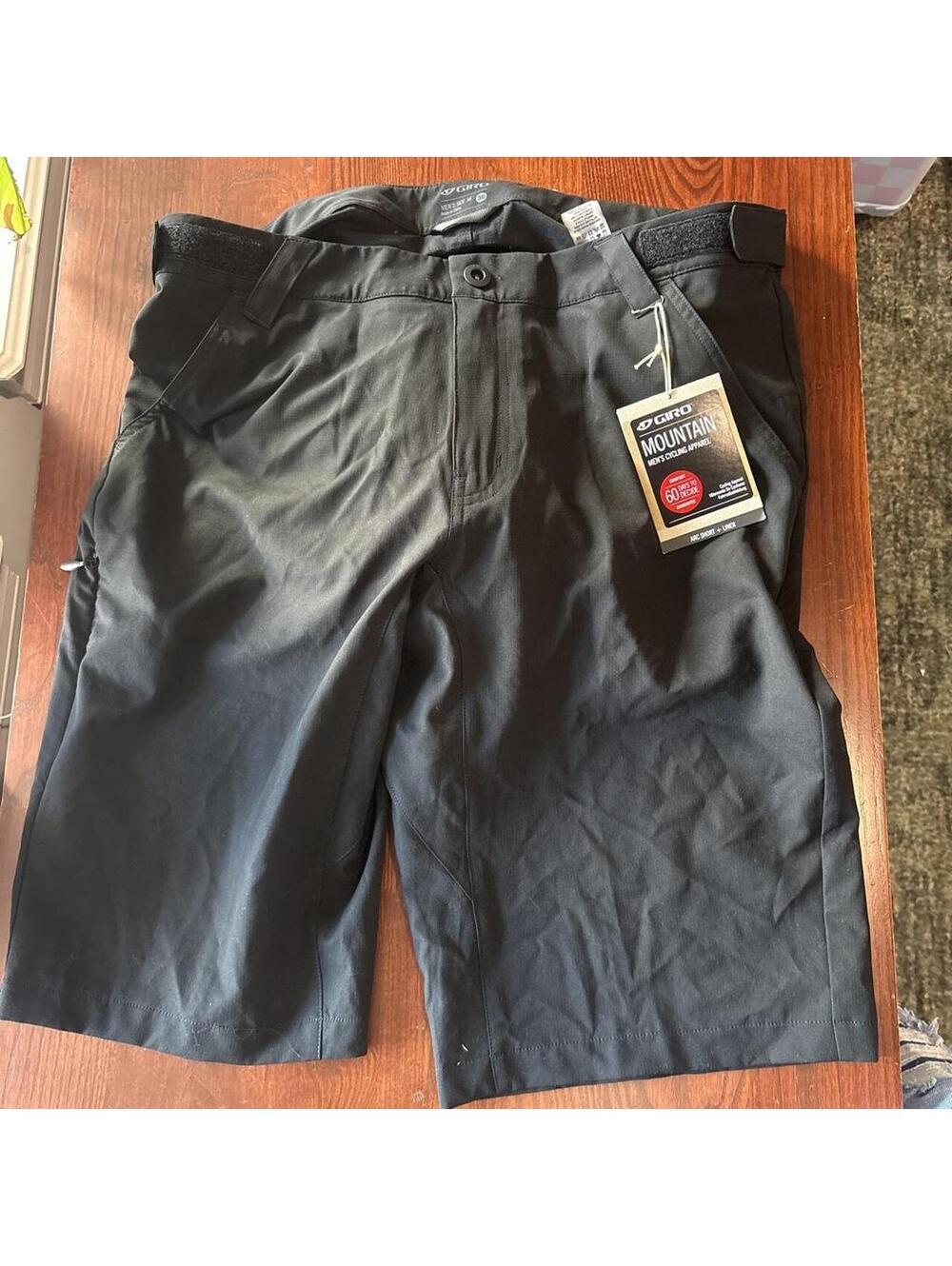 Giro Men's Black Shorts. Size 36. NWT!
